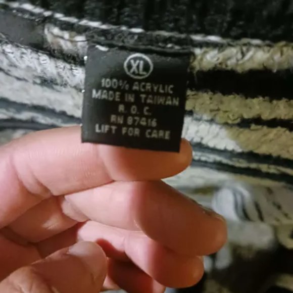 Mens Sweater - Picture 4 of 6